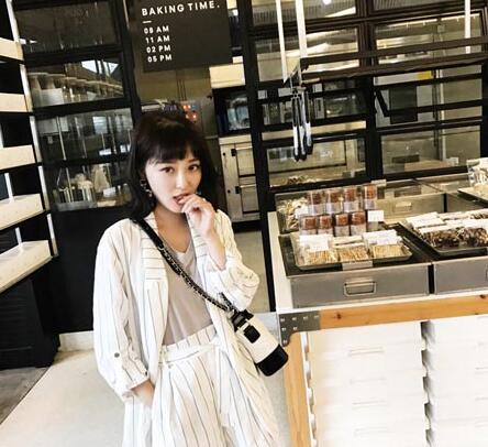于momo潮流女装 于momo潮流女装